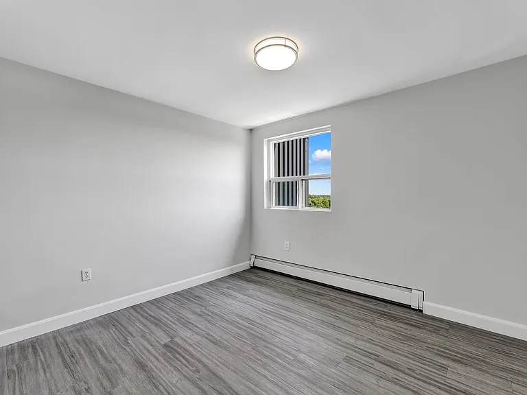 148 Concession St E — Photo 16