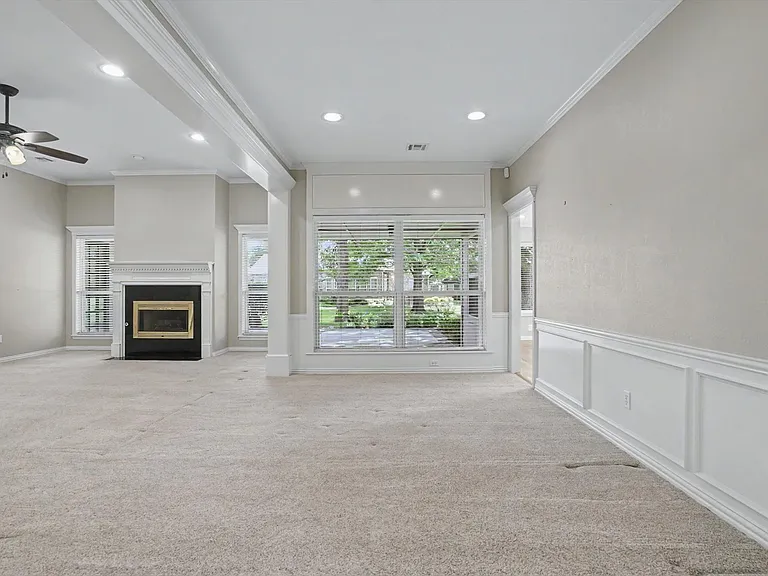 412 N Forest Ridge Blvd — Photo 7