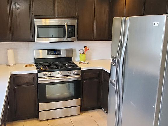 4th image of 8741 Darby Ave Suite 15
