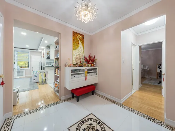 140-10 84 Drive #2B, Briarwood, NY 11435