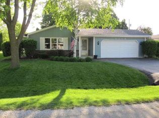 2118 Sutton Dr, Racine, WI 53406