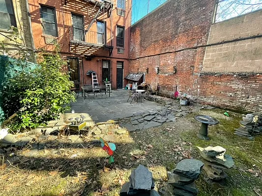 Rented by City Connections Realty | media 1