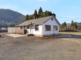 175 Rogue River Hwy, Gold Hill, OR 97525
