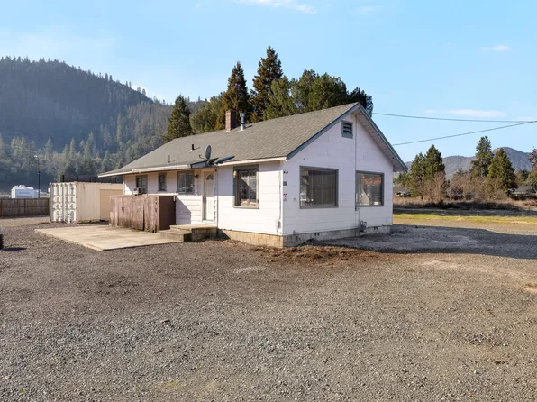175 Rogue River Hwy, Gold Hill, OR 97525