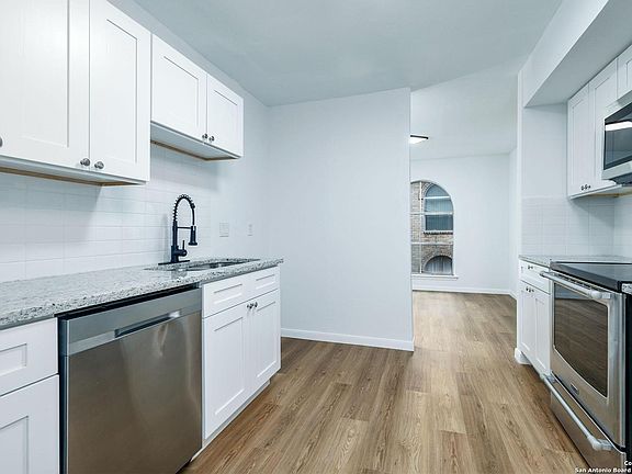 3rd image of 8915 Datapoint Dr #39D