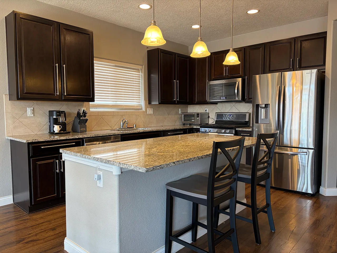 3 bed, 2.5 bath, 2121 sqft, $2,700 — Photo 4