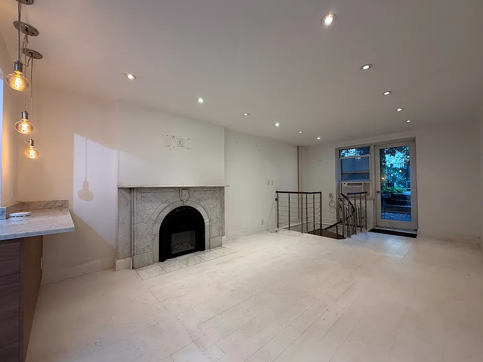 72 Irving Pl #1
