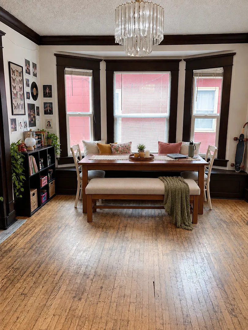 4+ bdrm/2 bath in the York area! — Photo 4