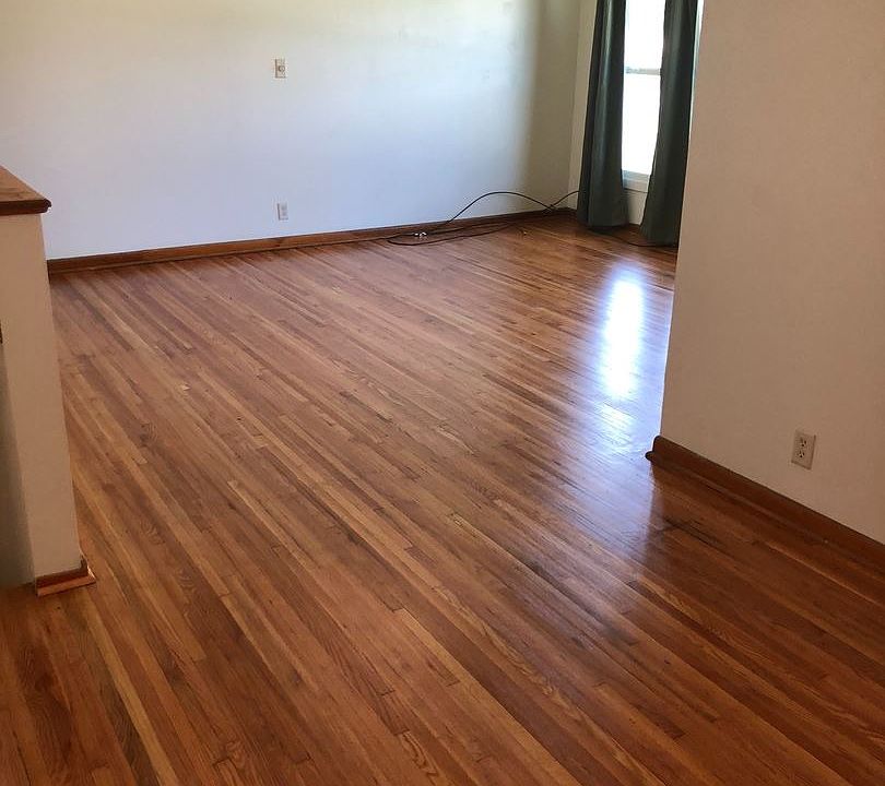 2nd image of 704 Walnut St