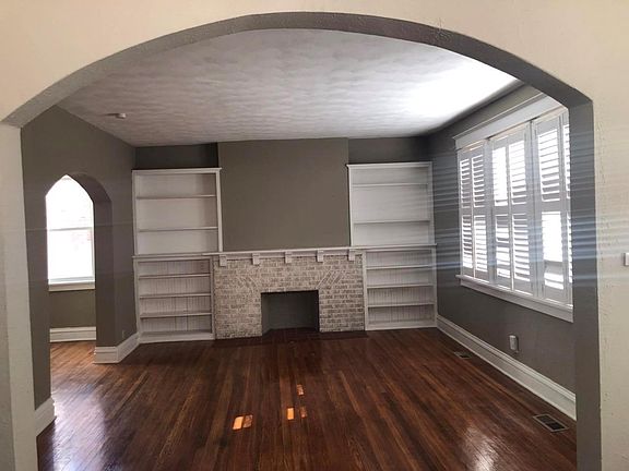 2nd image of 1018 E Linden Ave