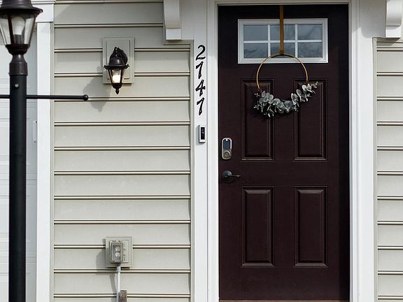3rd image of 2747 Bears Den Dr