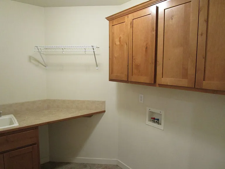 534 NE Brookstone Dr — Photo 19