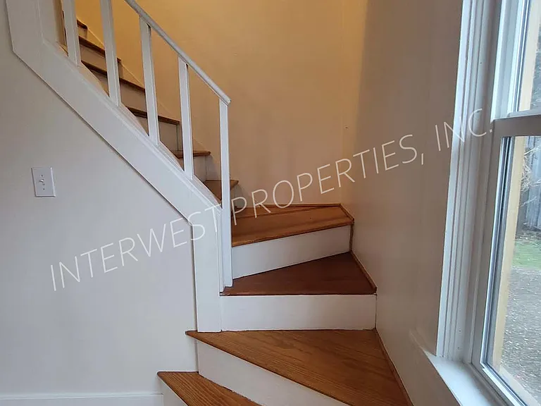 329 SE 79th Ave — Photo 6