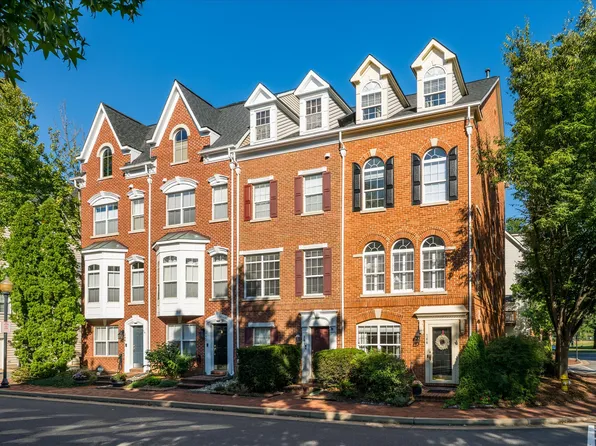 166 Comay Ter, Alexandria, VA 22304