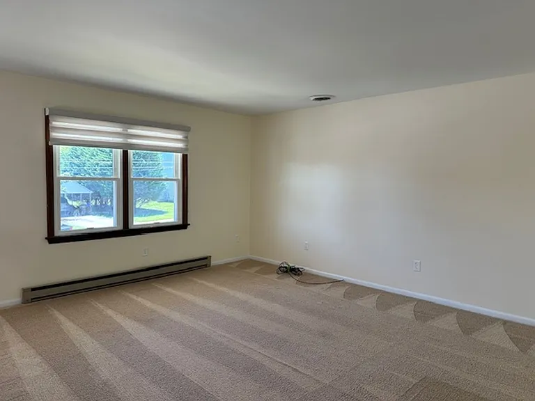 307 Evergreen St — Photo 10
