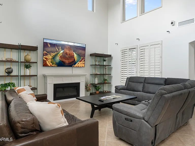 4132 E Pullman Rd — Photo 3