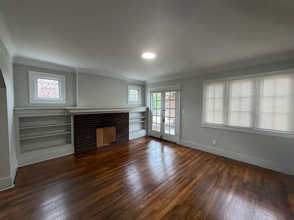 4081 W Euclid St #1