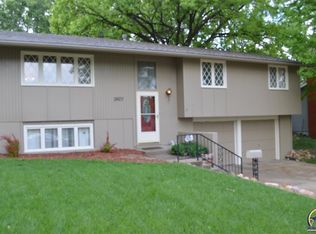 3607 SW 30th St, Topeka, KS 66614