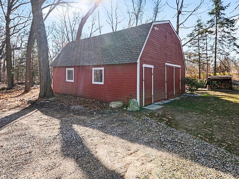 8841 Clark Rd — Photo 4