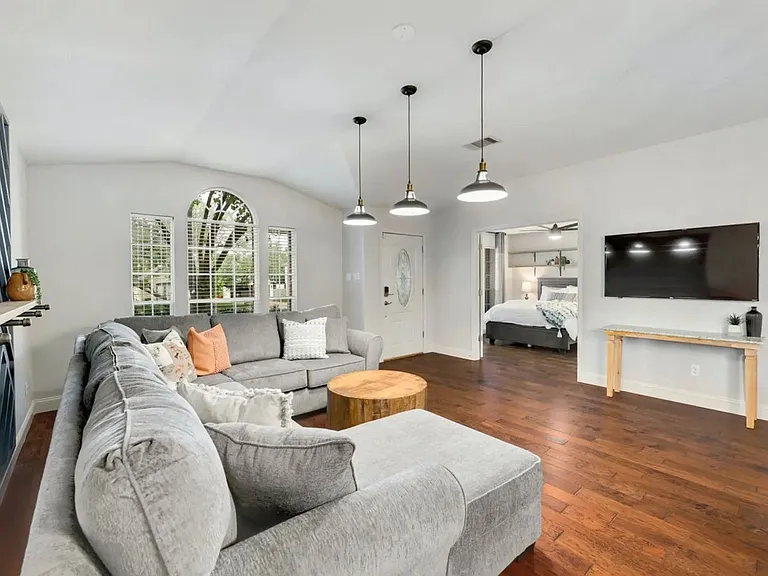 13344 Tamayo Dr — Photo 8