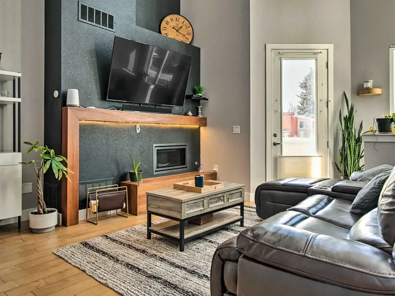 Living room. Gas Fireplace.