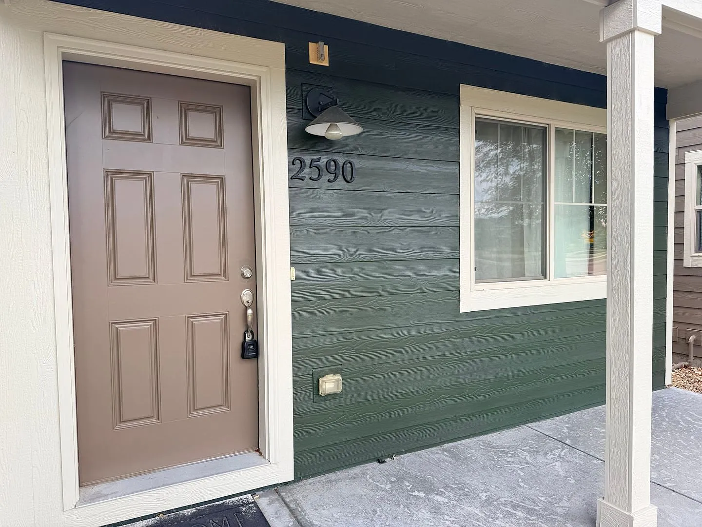 Cozy 2-Bedroom Cottage in Lakes at Centerra with Attached Garage — Photo 2