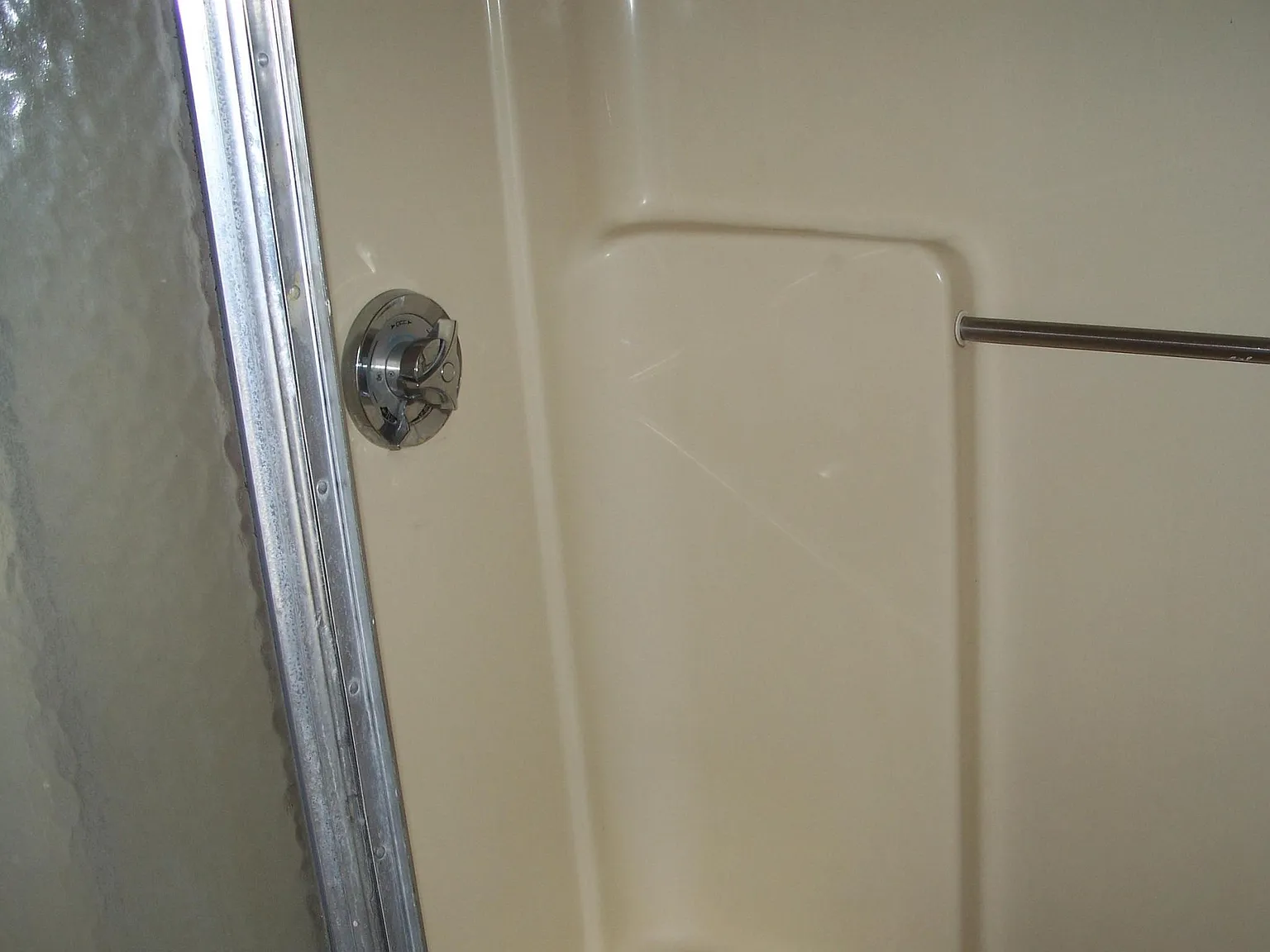 1 bed, 750 sqft, $2,100 — Photo 4