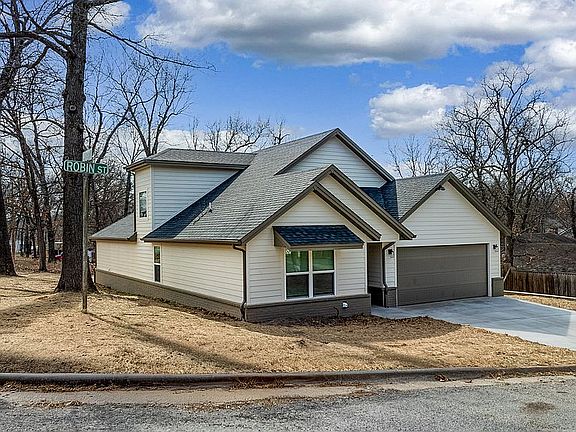 2nd image of 1312 Hummingbird Ln