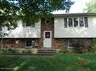 141 Starlight Dr, Effort, PA 18330