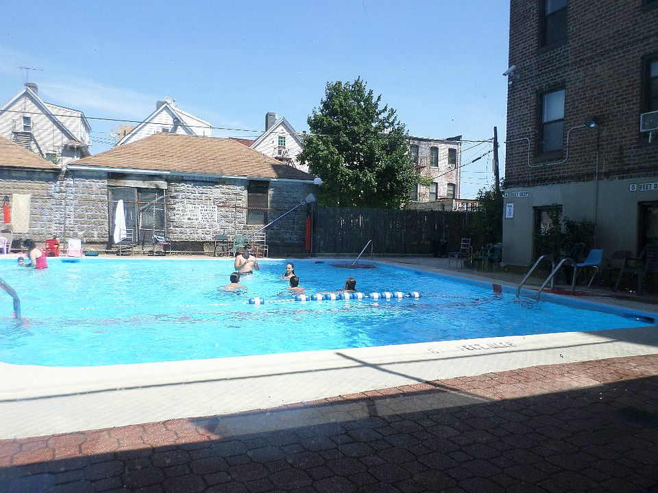 2nd image of 815 Gravesend Neck Rd APT 1M