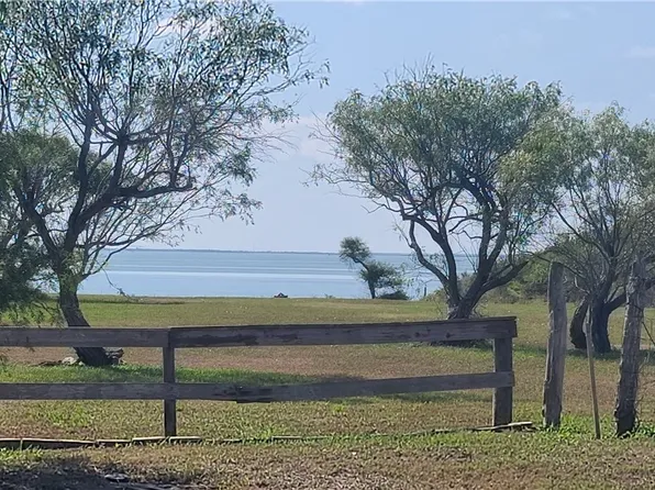 0 1st St, Bayside, TX 78340