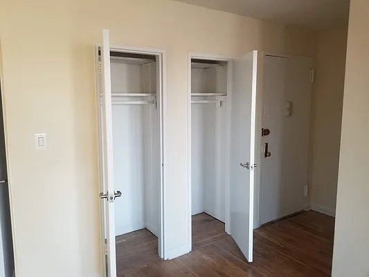 Rented by Max & Associates Realty Corp | media 10