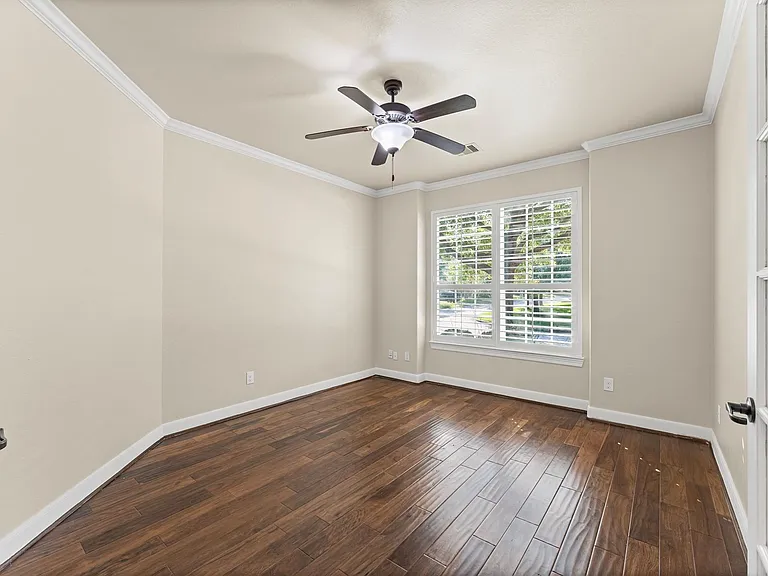 7 N Beech Springs Cir — Photo 12