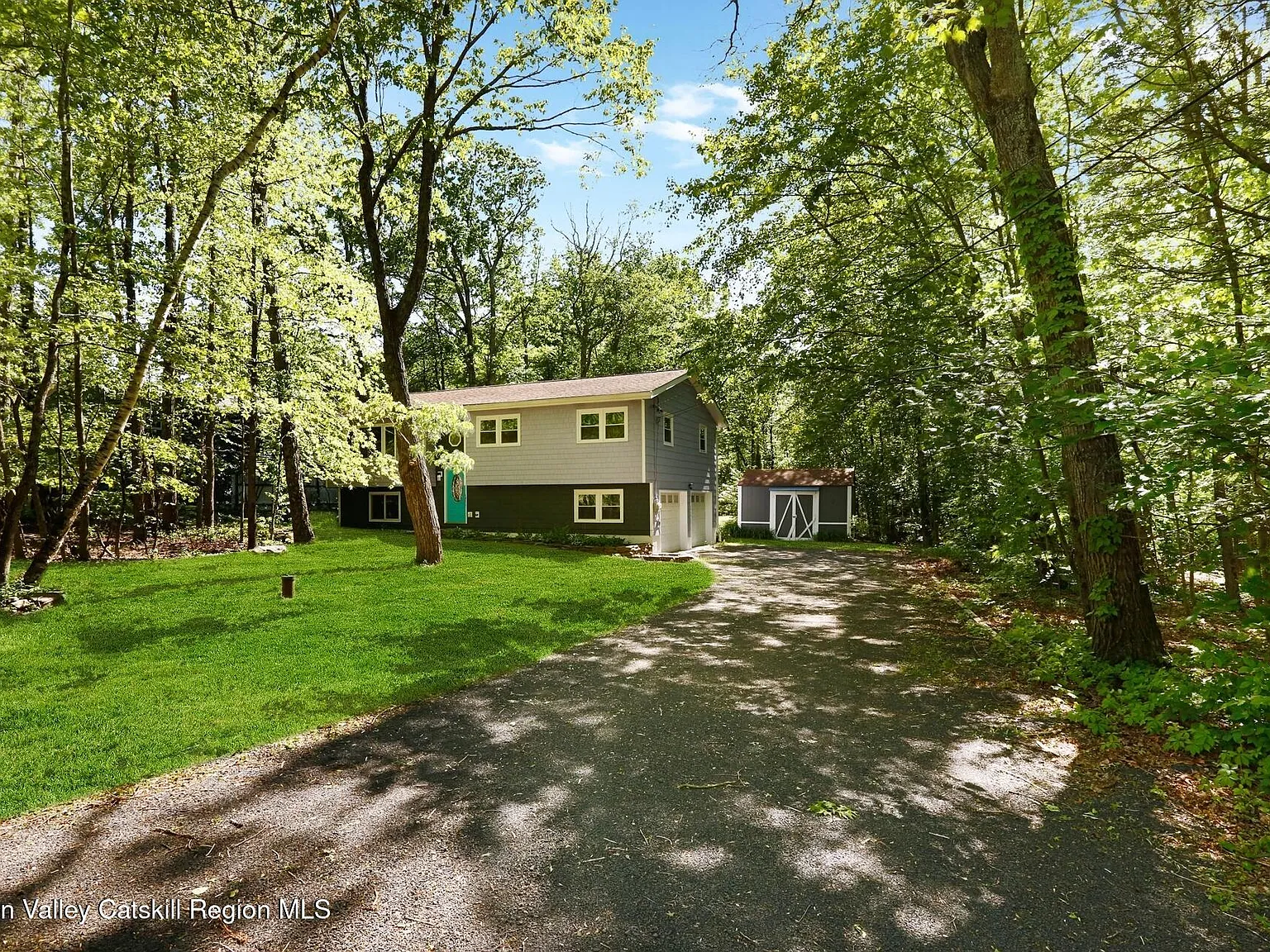 4 bed, 2500 sqft, $3,950 — Photo 3