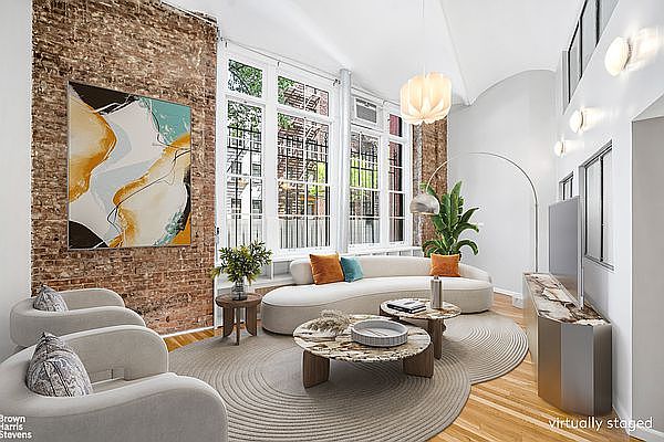 1st image of 720 Greenwich St APT 1T