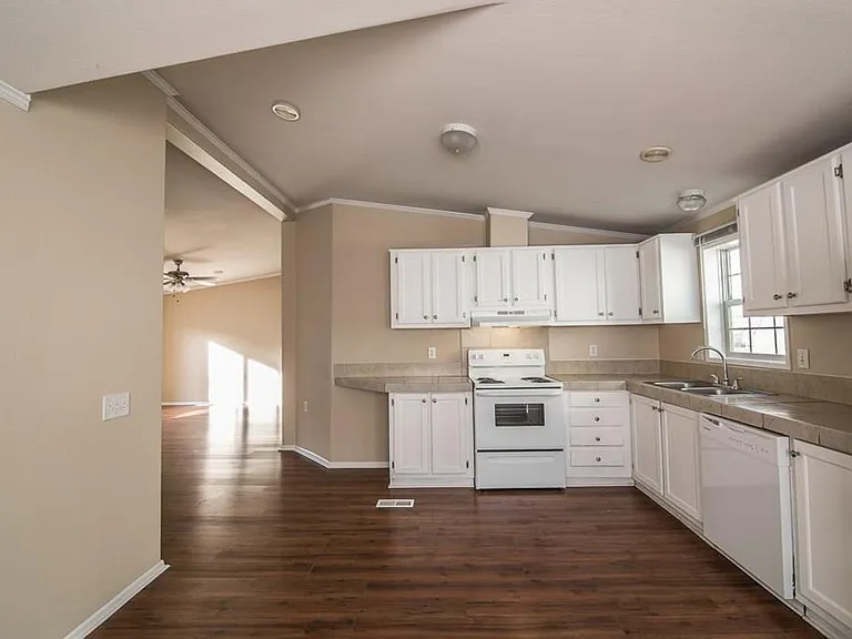 4420 Magin Meadow Dr — Photo 2