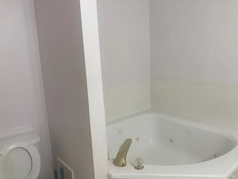 342 Westline Ct — Photo 2