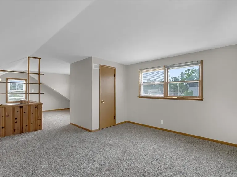 1049 Staub Ct NE — Photo 16