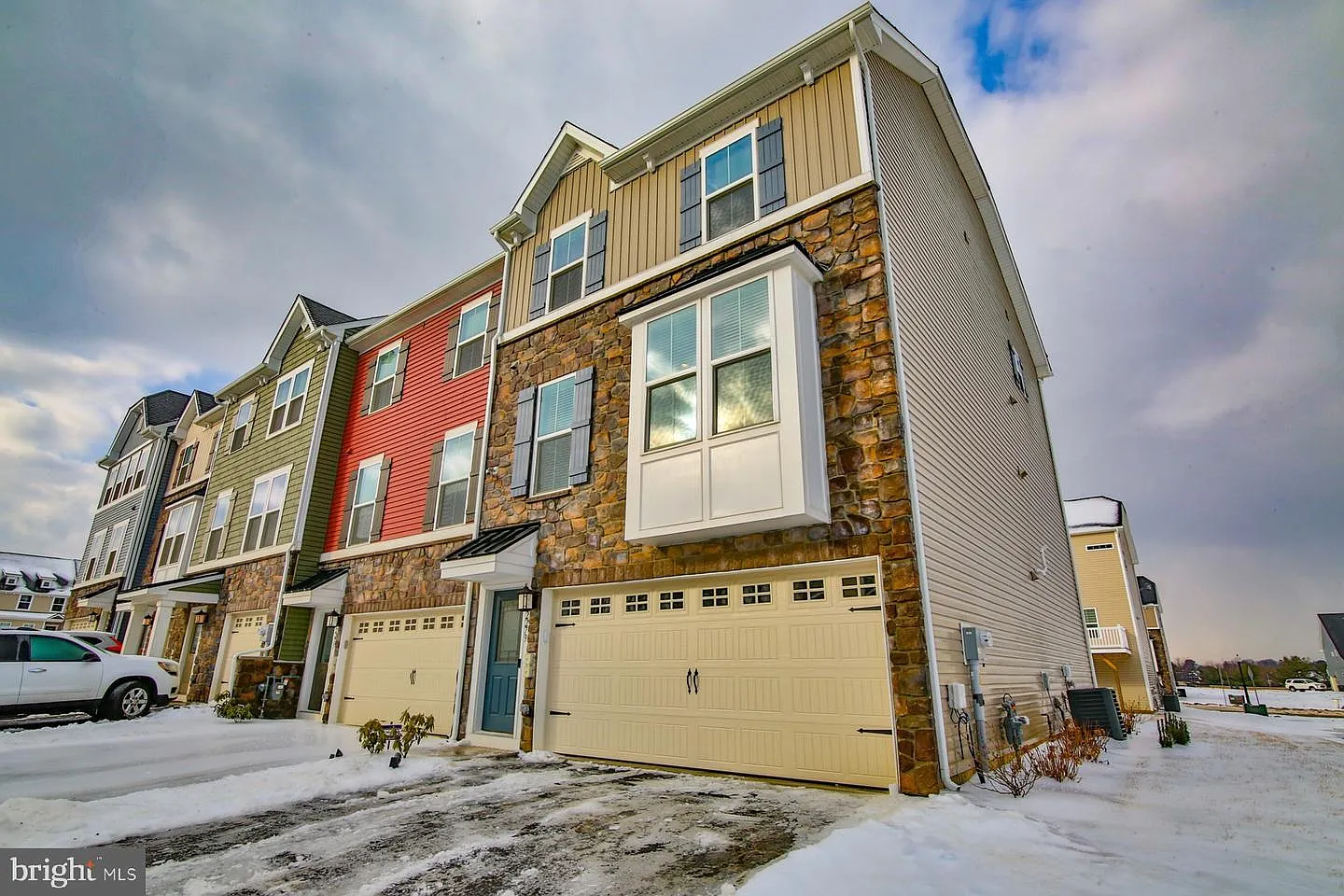 3 bed, 2966 sqft, $3,500 — Photo 2