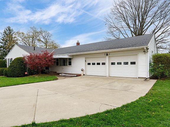3rd image of 3 Roanoke Dr