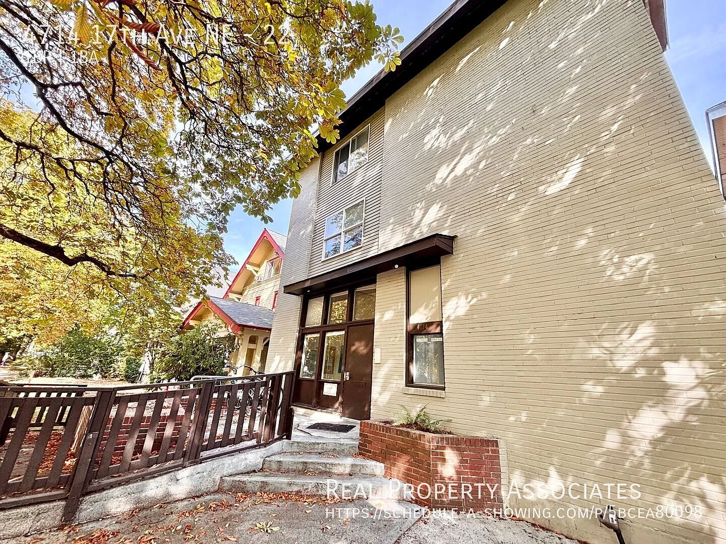 Room For Rent In The University District Flexible Lease Terms! *Shared Living* — Photo 1
