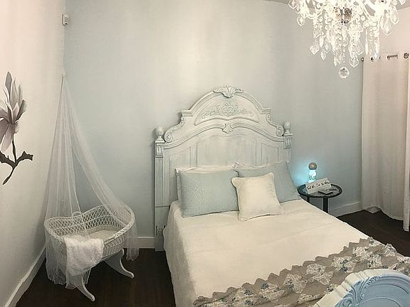 Suite 2 room 1