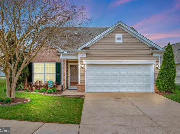 1 Buchanan Dr, Fredericksburg, VA 22406