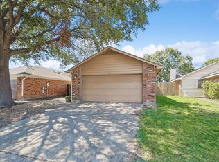 737 Meadowcreek Ct, Garland, TX 75043
