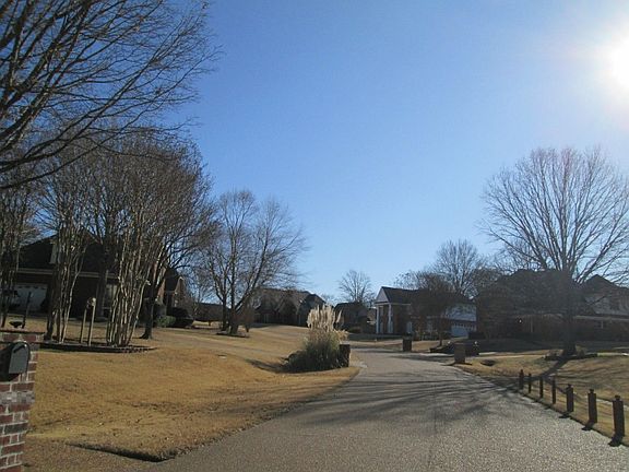 4th image of 3315 Patricia Ellen Dr