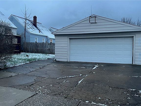 3rd image of 4973 E 93rd St