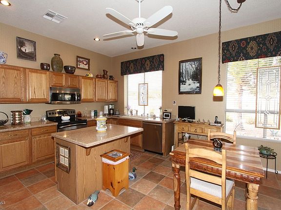 3rd image of 63572 E Holiday Dr