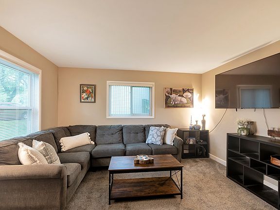 3rd image of 3551 Margaret Dr
