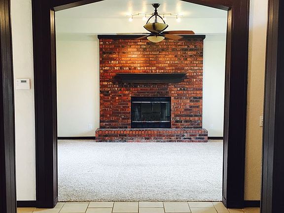 4th image of 617 SW 151st St