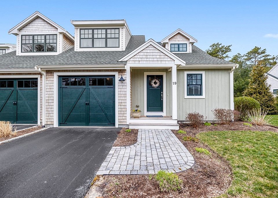 1st image of 19 Rosebay Ln #19